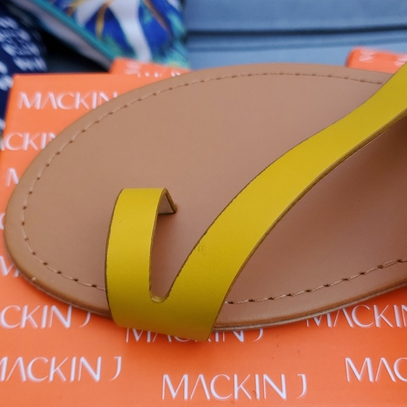 💙Yellow Cross Toe Slides - Picture 2 of 3